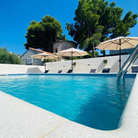 Sea-Views Brazza Apartments With Private Pool Milna  Dış mekan fotoğraf