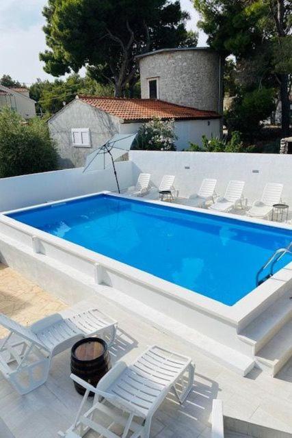Sea-Views Brazza Apartments With Private Pool Milna  Dış mekan fotoğraf