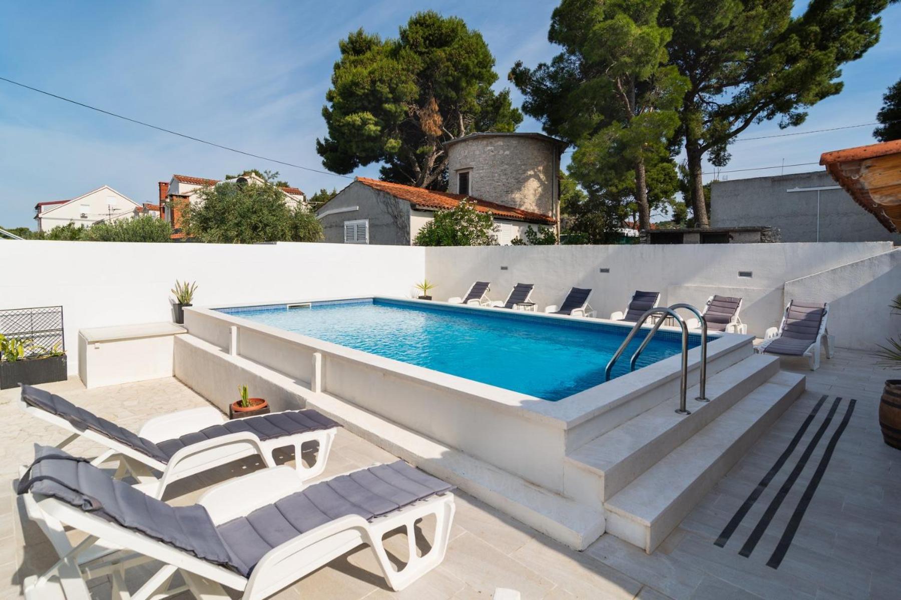 Sea-Views Brazza Apartments With Private Pool Milna  Dış mekan fotoğraf
