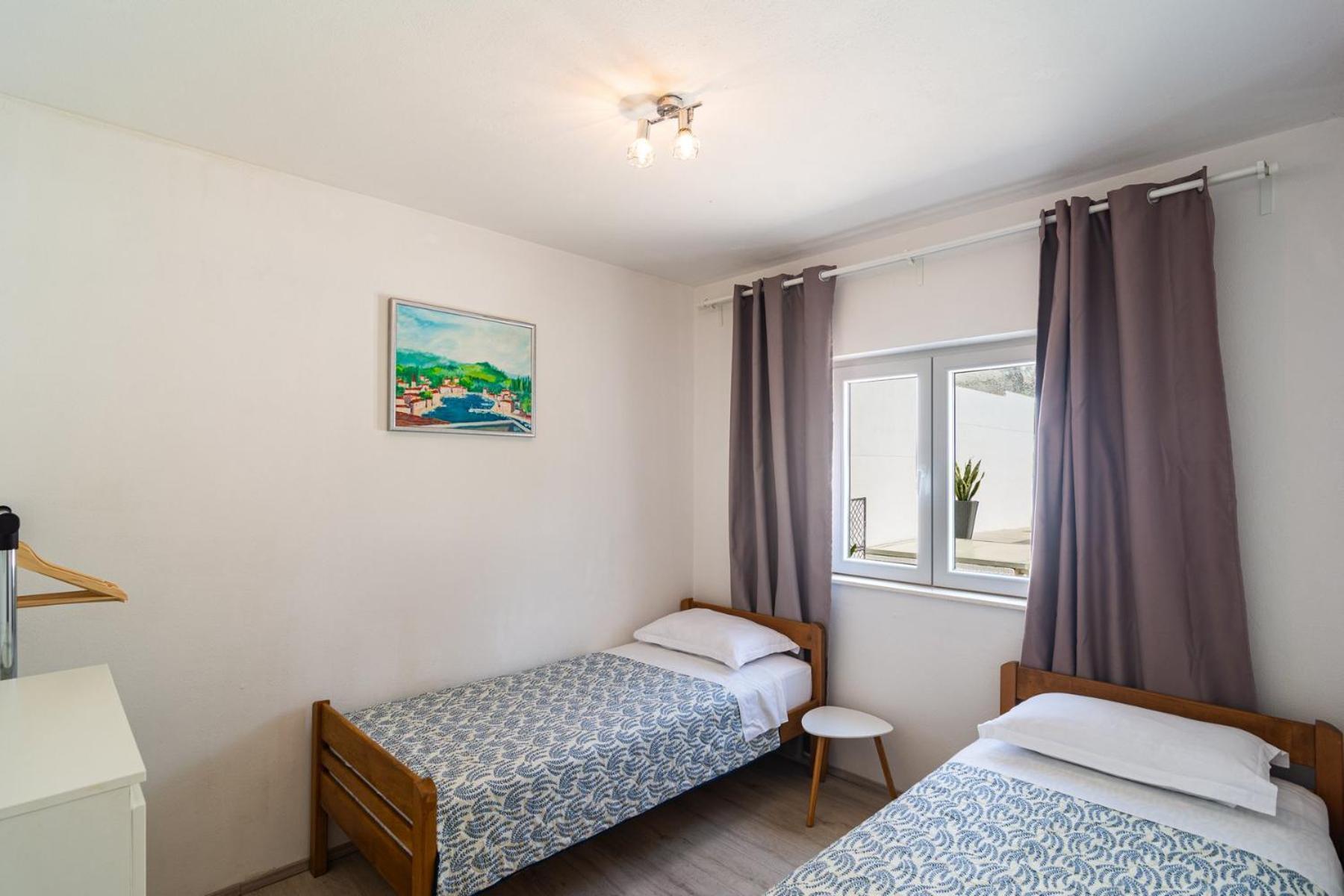 Sea-Views Brazza Apartments With Private Pool Milna  Dış mekan fotoğraf